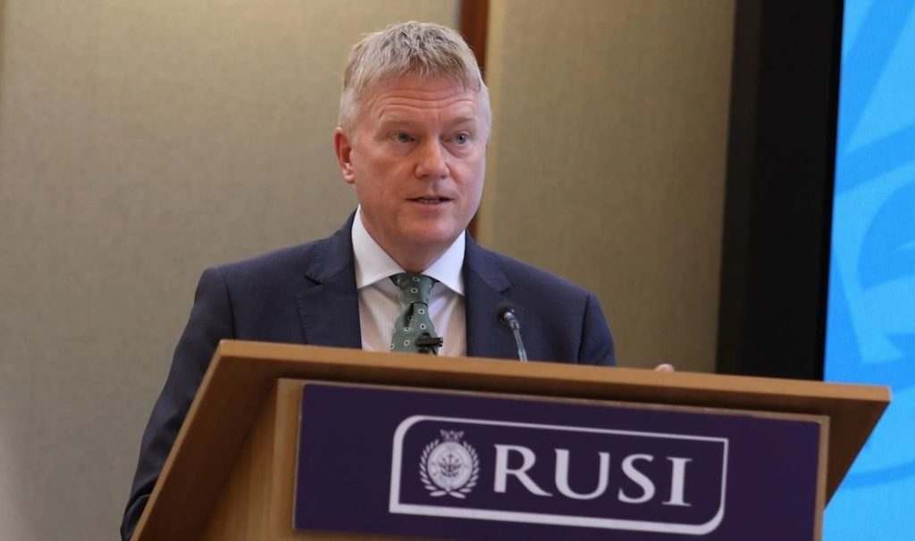 Richard Horne, CEO do NCSC, em palestra no RUSI